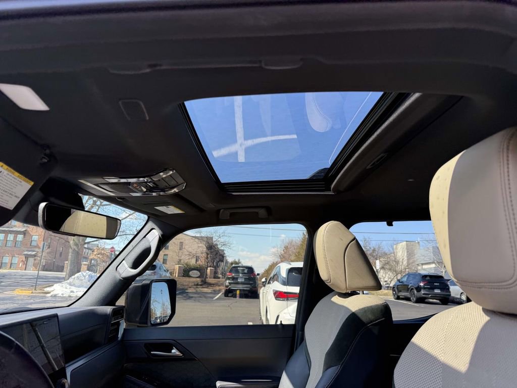 Used 2024 Lexus GX 550 image 21