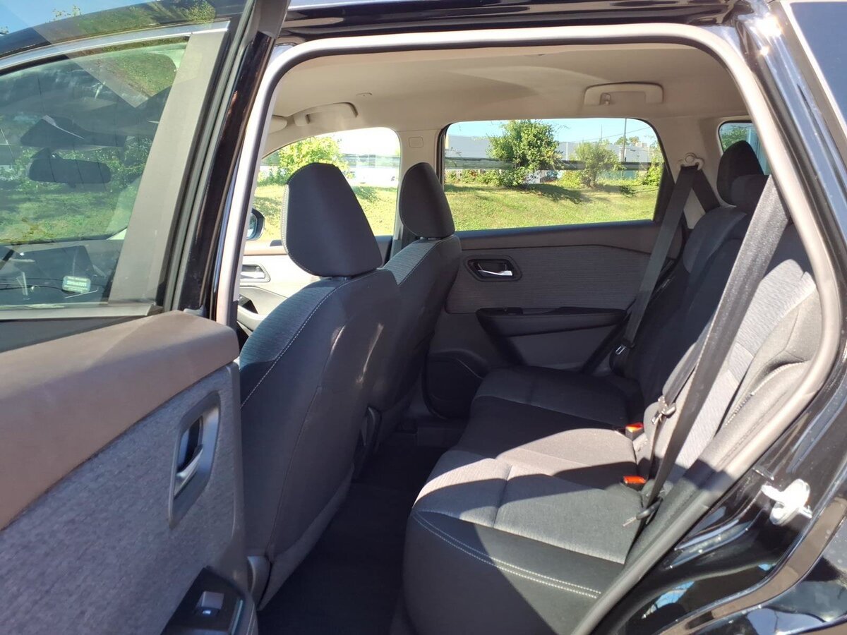 Used 2023 Nissan Rogue SV AWD/4WD image 18