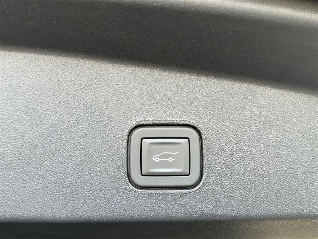 New 2026 Cadillac Lyriq V image 33