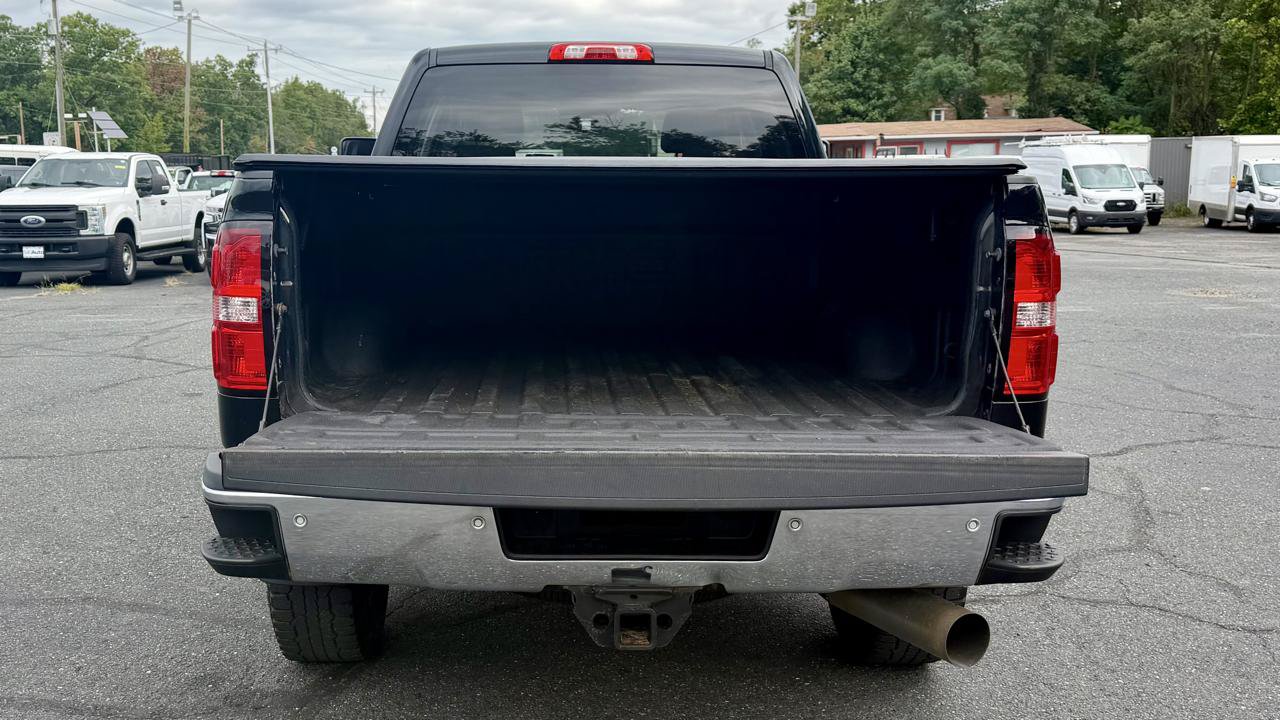Used 2017 GMC Sierra 2500 SLT w/ Duramax Plus Package AWD/4WD image 9