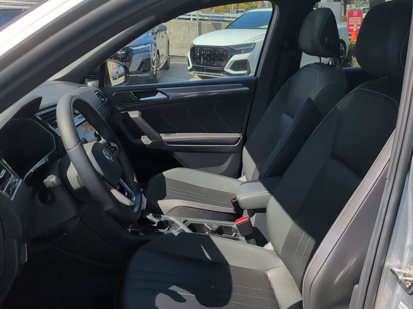 Used 2023 Volkswagen Tiguan SE R-Line AWD/4WD image 21