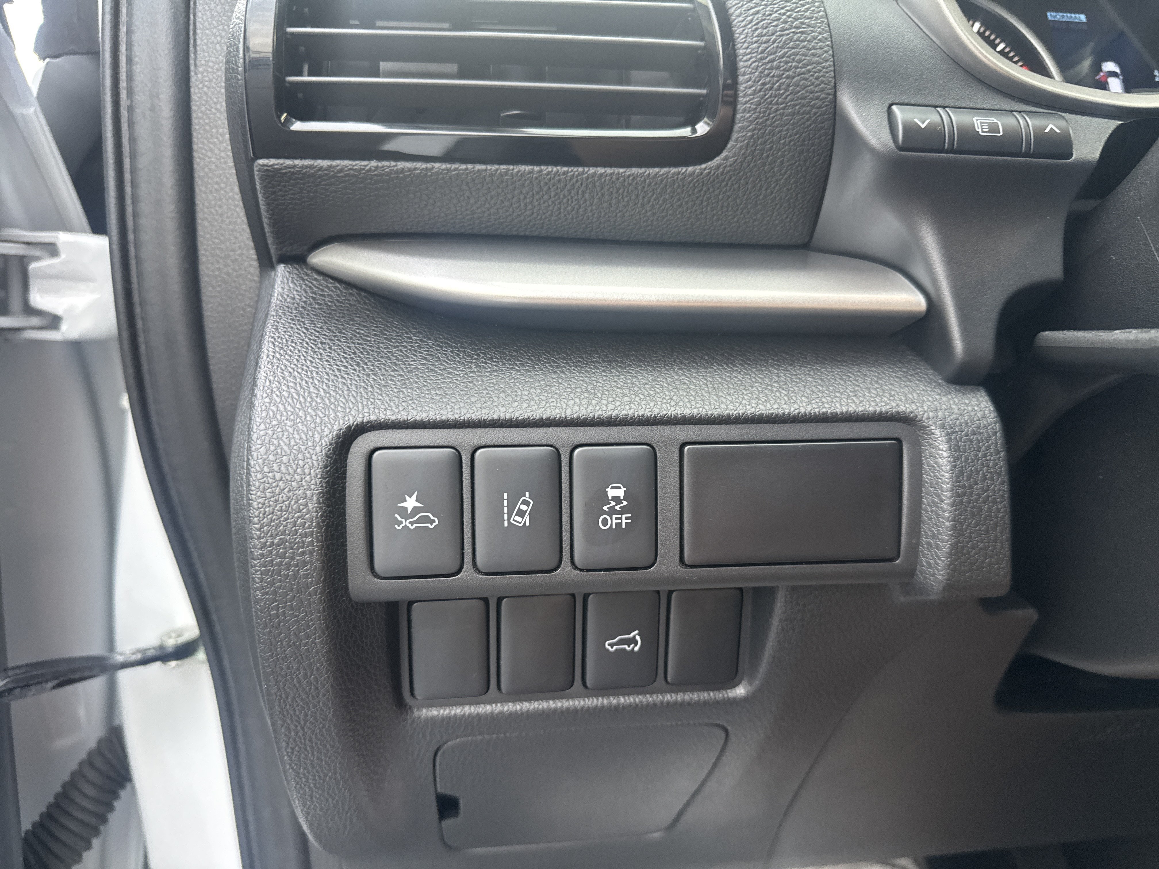 Used 2025 Mitsubishi Eclipse Cross SE AWD/4WD image 29