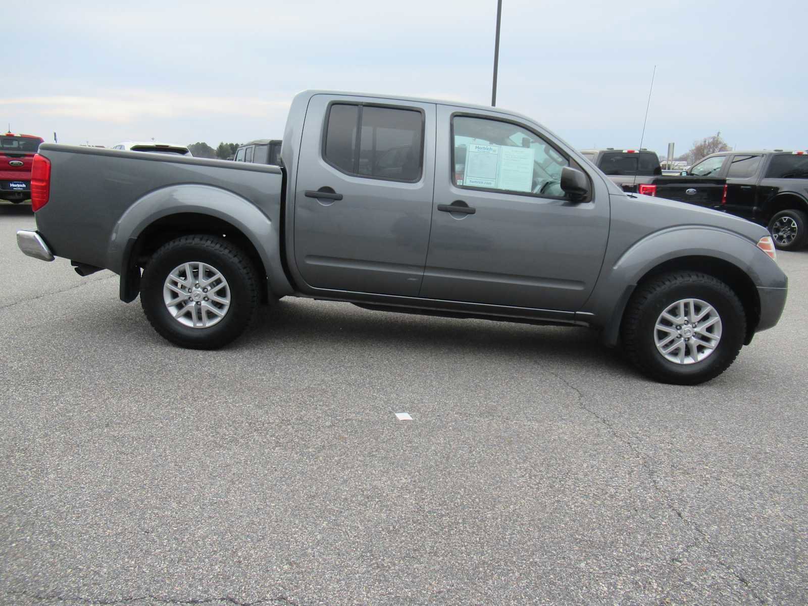 Used 2016 Nissan Frontier SV AWD/4WD image 4