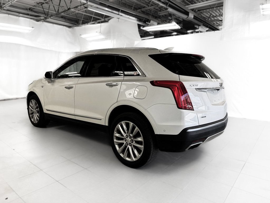 Used 2017 Cadillac XT5 Platinum w/ Driver Assist Package AWD/4WD image 3