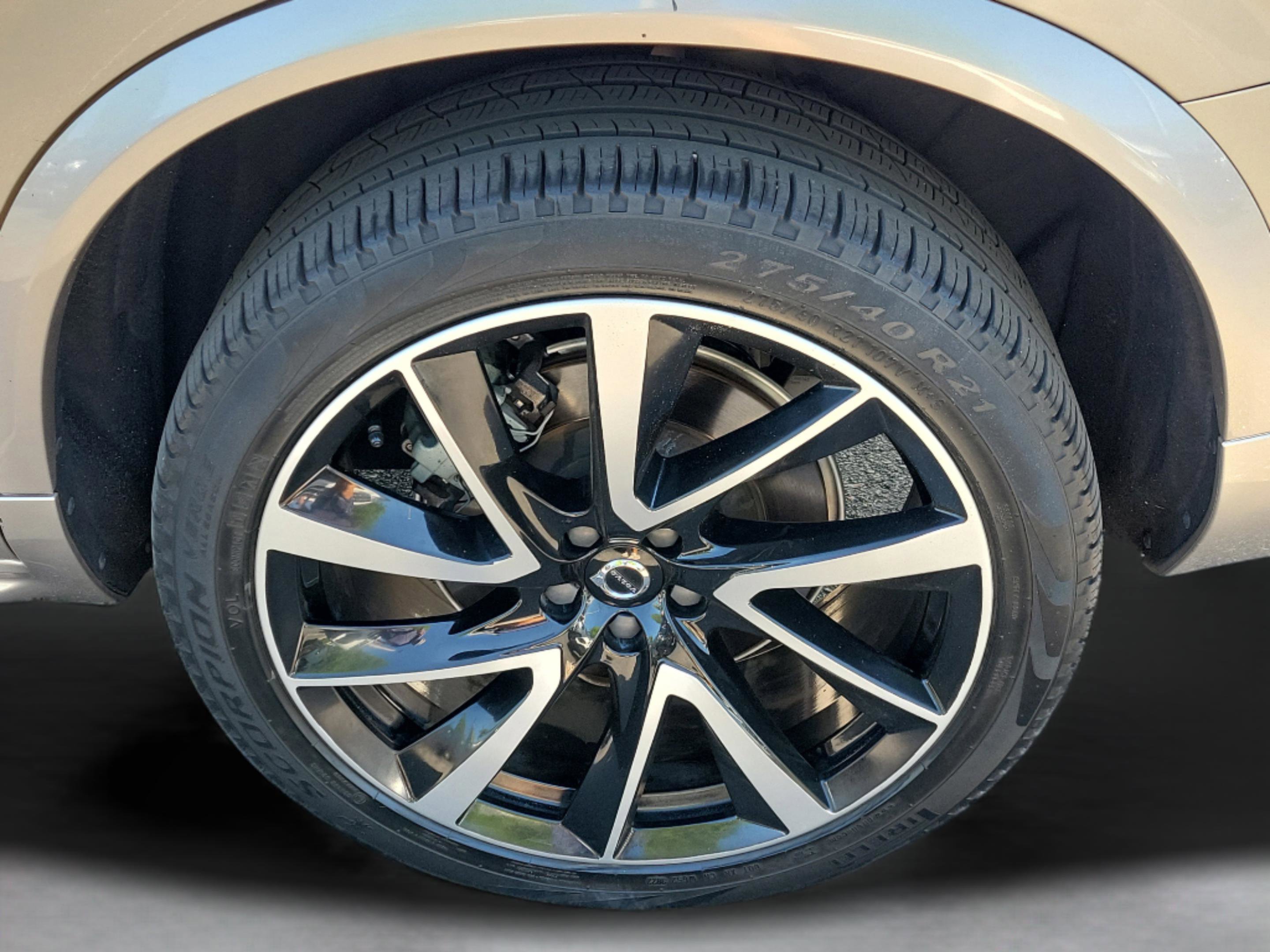 Used 2023 Volvo XC90 B6 Plus w/ Protection Package Premier AWD/4WD image 29