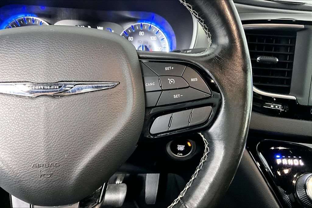 Used 2020 Chrysler Pacifica Touring w/ S Appearance Package FWD image 19