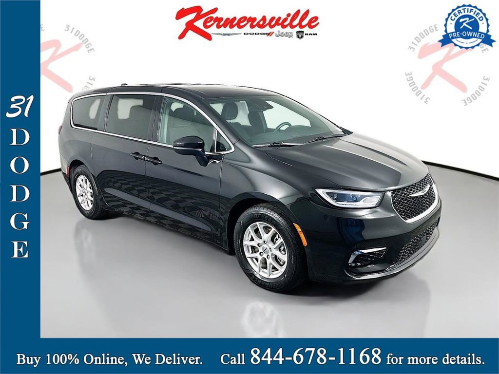 Used 2023 Chrysler Pacifica Touring