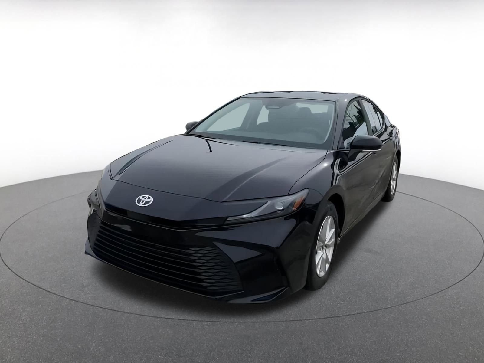 Used 2025 Toyota Camry LE image 7