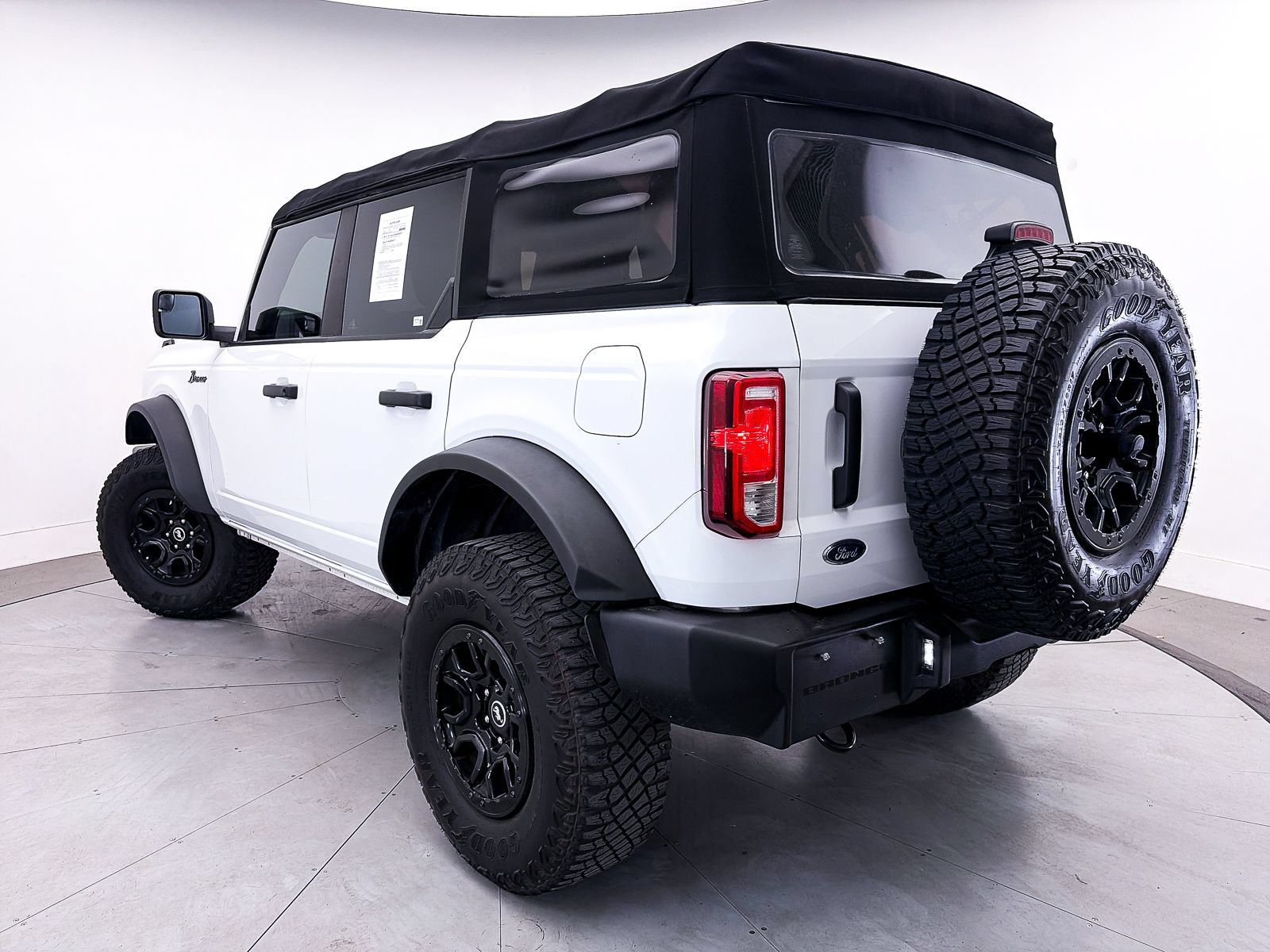 Used 2023 Ford Bronco 4-Door w/ Sasquatch Package AWD/4WD image 2