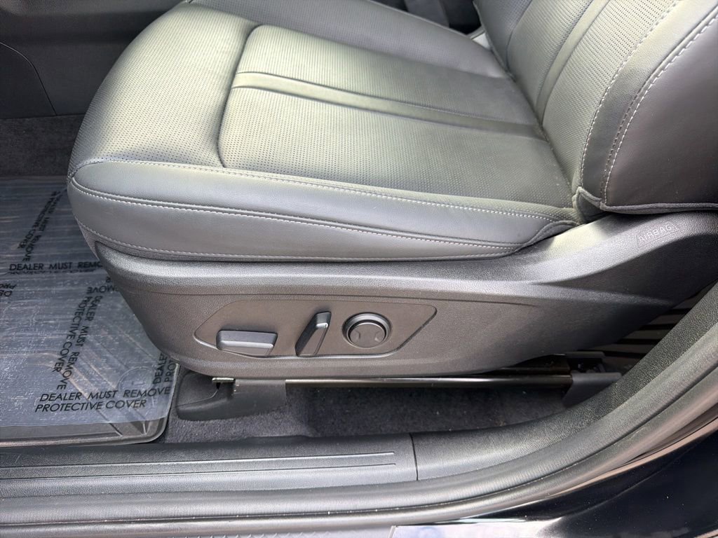 Certified 2025 Kia Sorento S w/ Panoramic Sunroof Package FWD image 16
