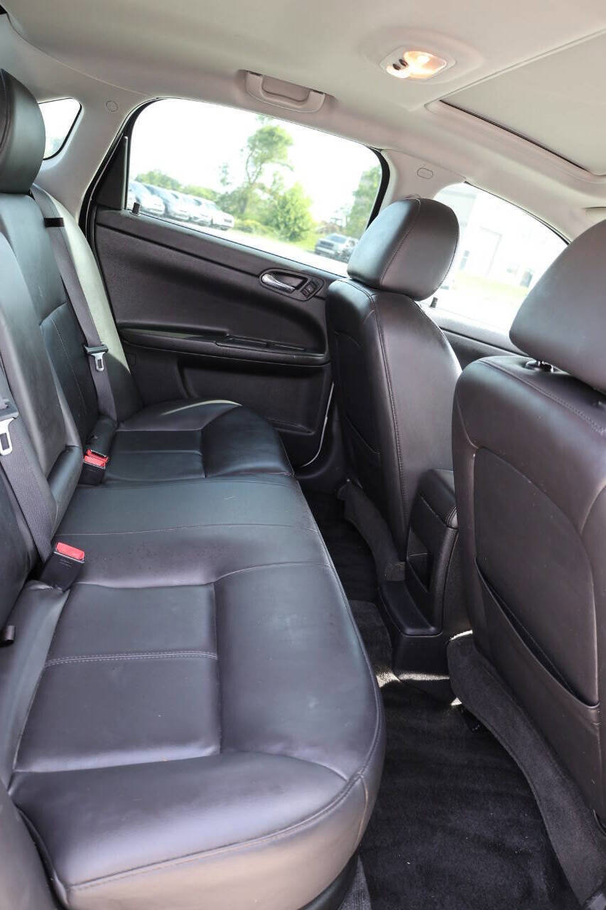 Used 2011 Chevrolet Impala LT w/ Luxury Edition Package FWD image 16
