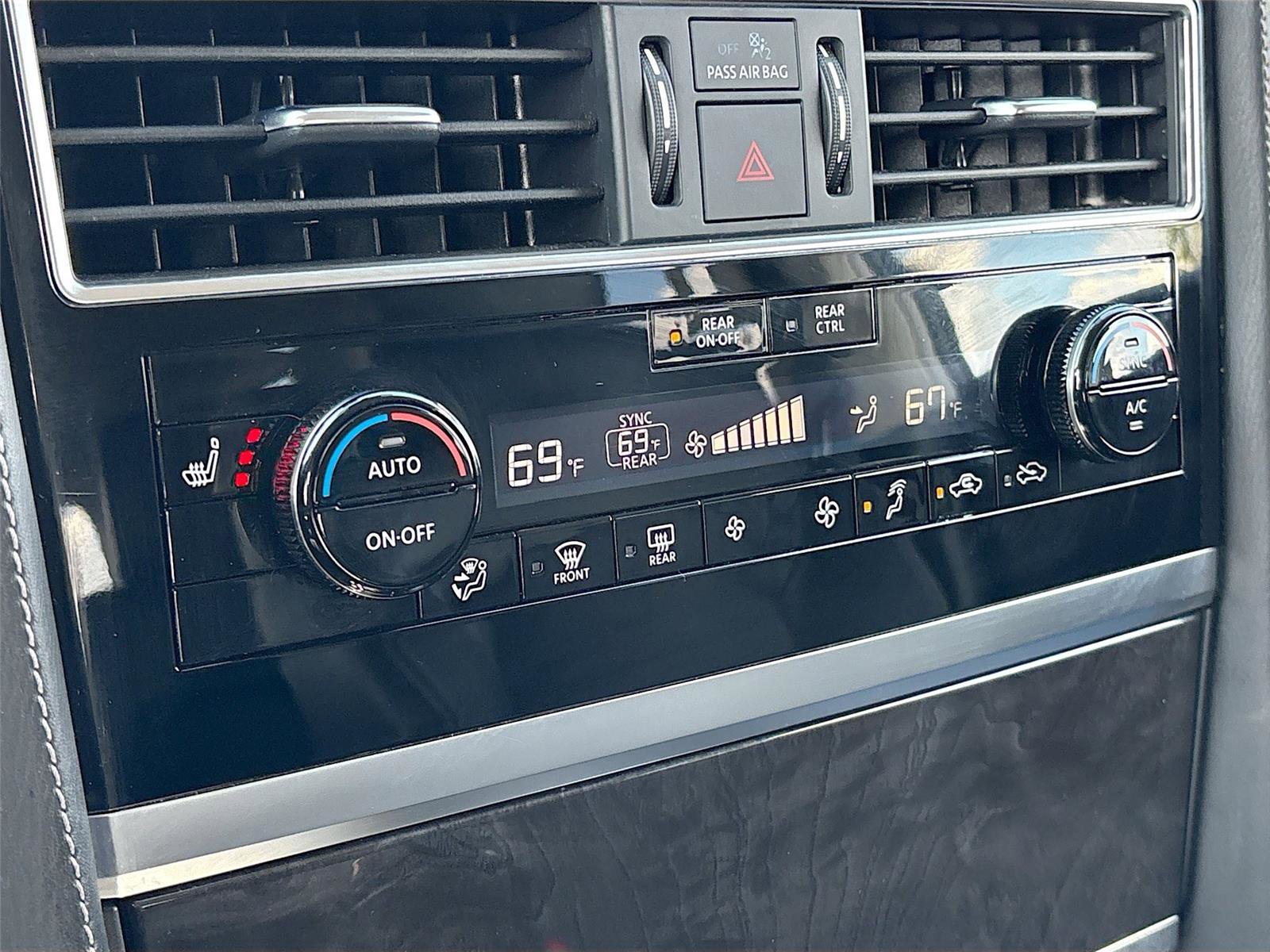 Used 2024 INFINITI QX80 Luxe image 16