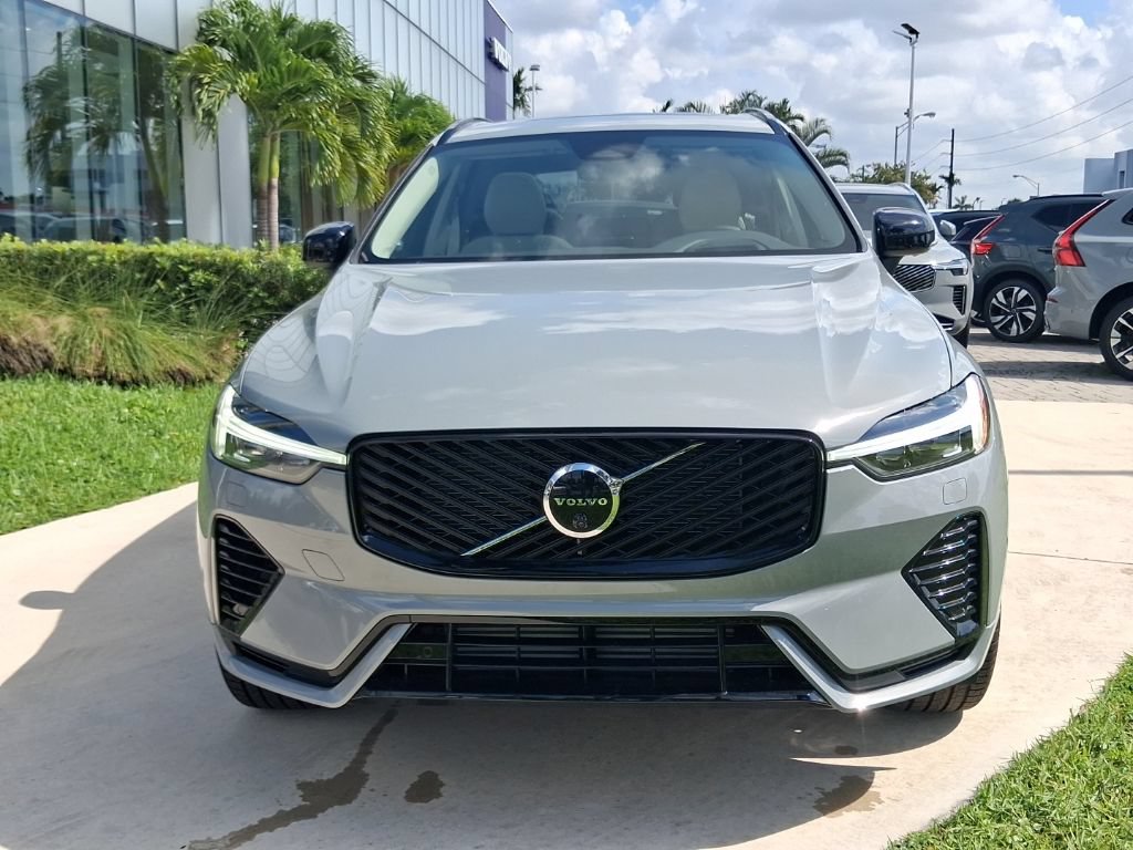 New 2026 Volvo XC60 T8 Ultra w/ Protection Package Premier AWD/4WD image 2
