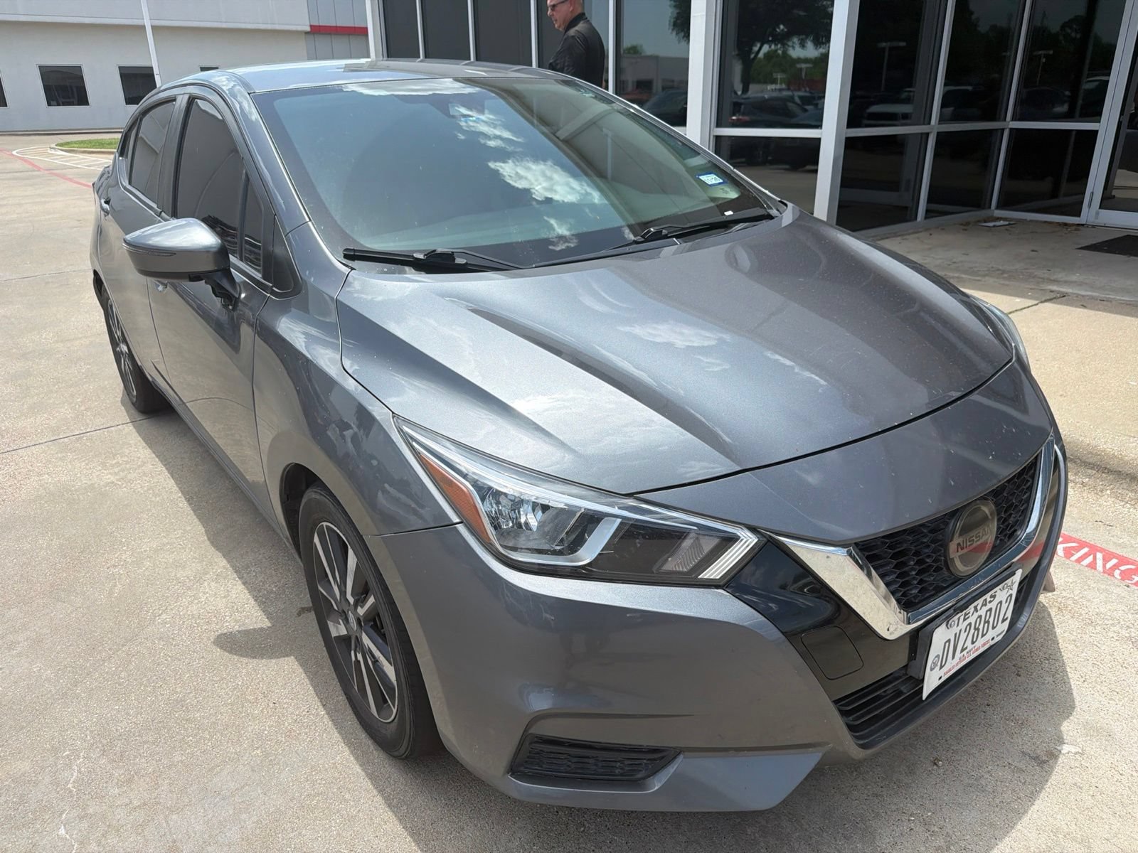 Used 2021 Nissan Versa SV FWD image 3