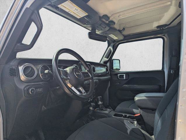 Used 2018 Jeep Wrangler Unlimited Sahara AWD/4WD image 12