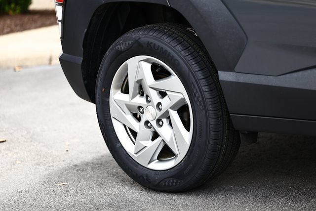 Used 2024 Hyundai Kona SE AWD/4WD image 6