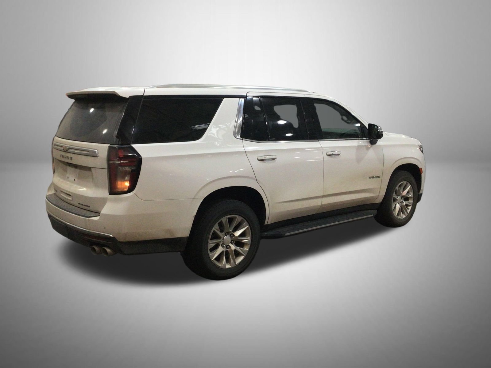 Used 2023 Chevrolet Tahoe Premier w/ Premium Package 2 AWD/4WD image 3