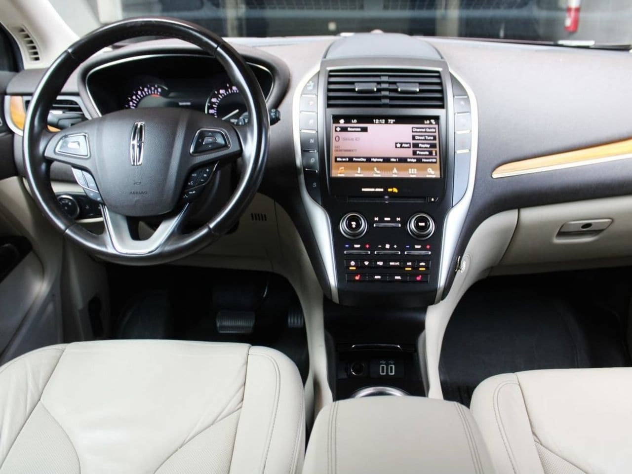 Used 2019 Lincoln MKC Select w/ Select Plus Package FWD image 14
