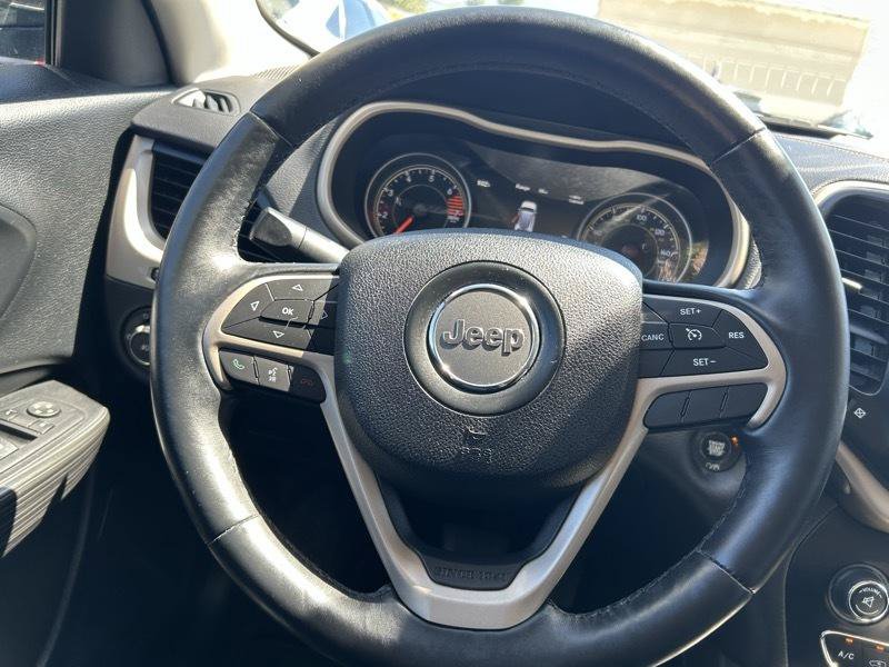 Used 2017 Jeep Cherokee Limited FWD image 10