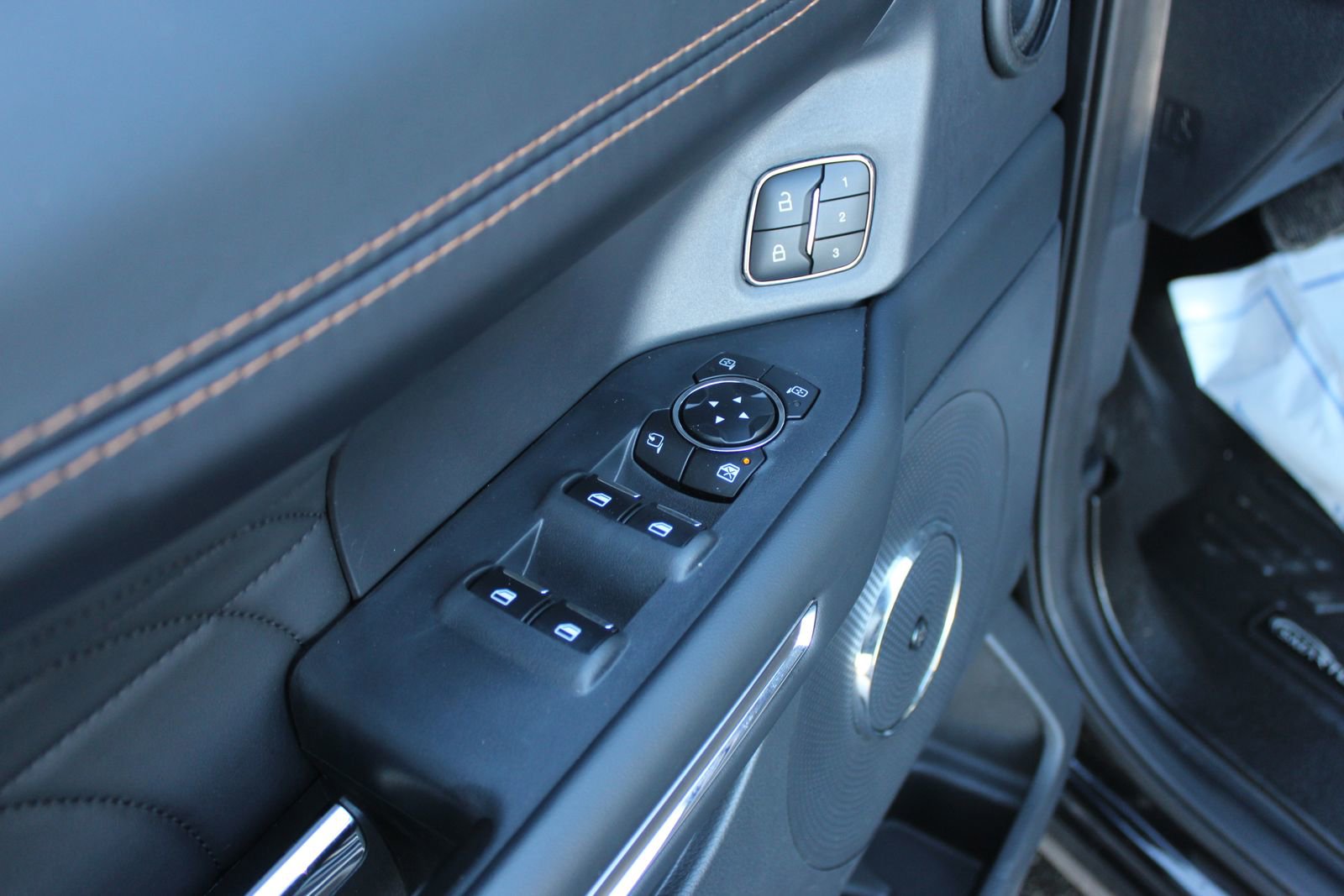 Used 2023 Ford Expedition Platinum image 25