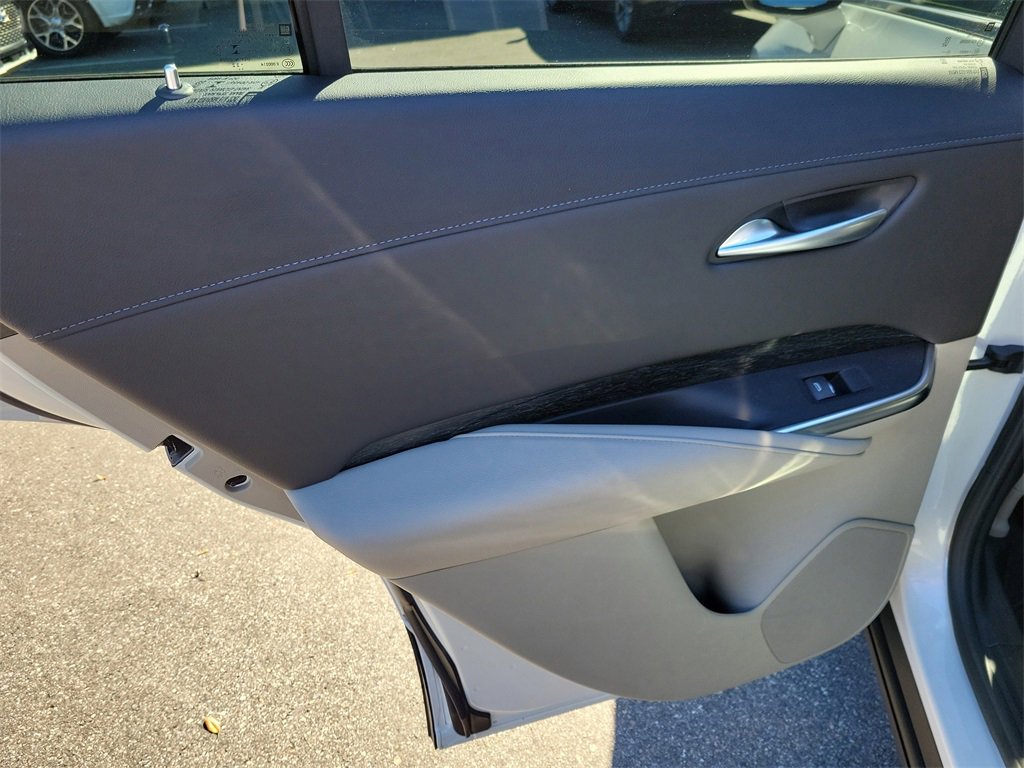 Used 2023 Cadillac XT4 Premium Luxury image 18