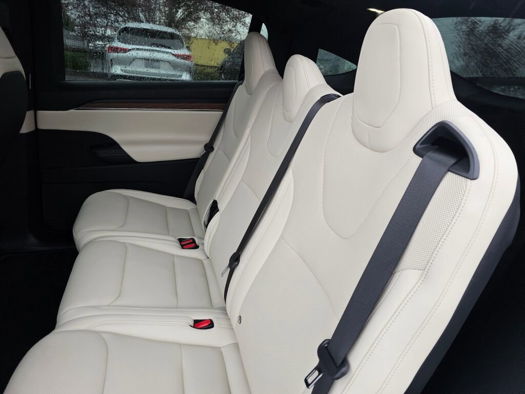 Used 2024 Tesla Model X Long Range image 21
