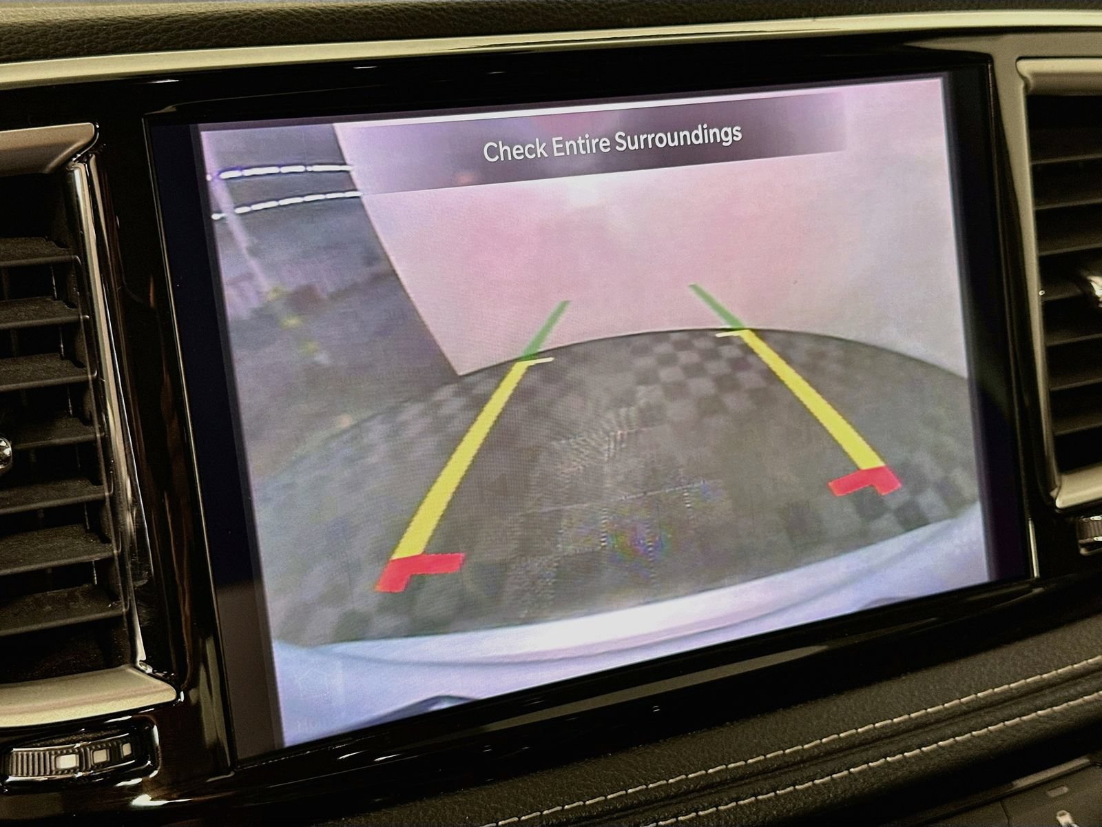 Used 2023 Chrysler Pacifica Touring-L FWD image 14