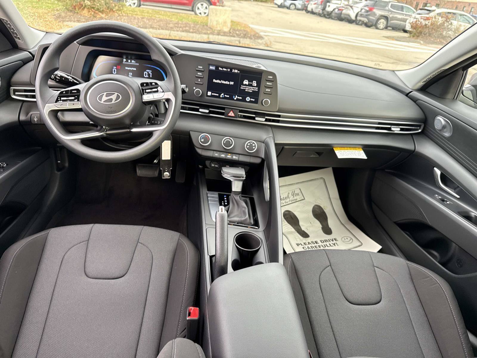 Used 2026 Hyundai Elantra SE FWD image 20