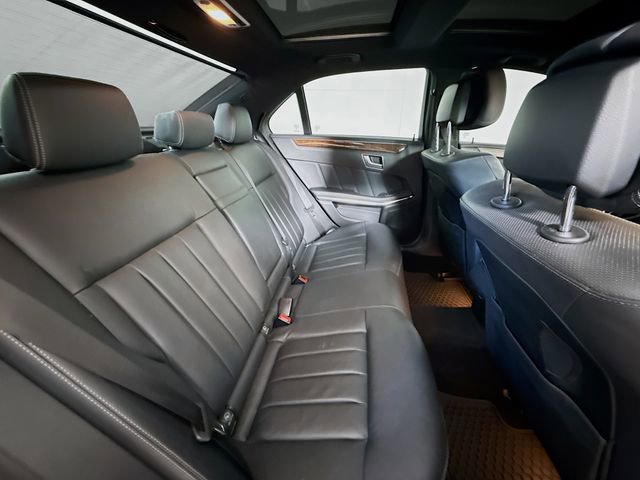 Used 2016 Mercedes-Benz E 400 4MATIC Sedan image 30