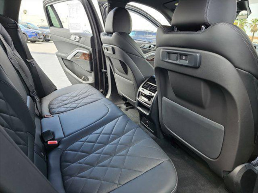 Used 2023 BMW X6 xDrive40i w/ Premium Package AWD/4WD image 11