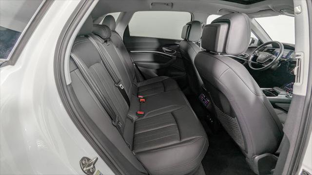 Used 2021 Audi e-tron Premium Plus w/ Premium Plus Package image 22