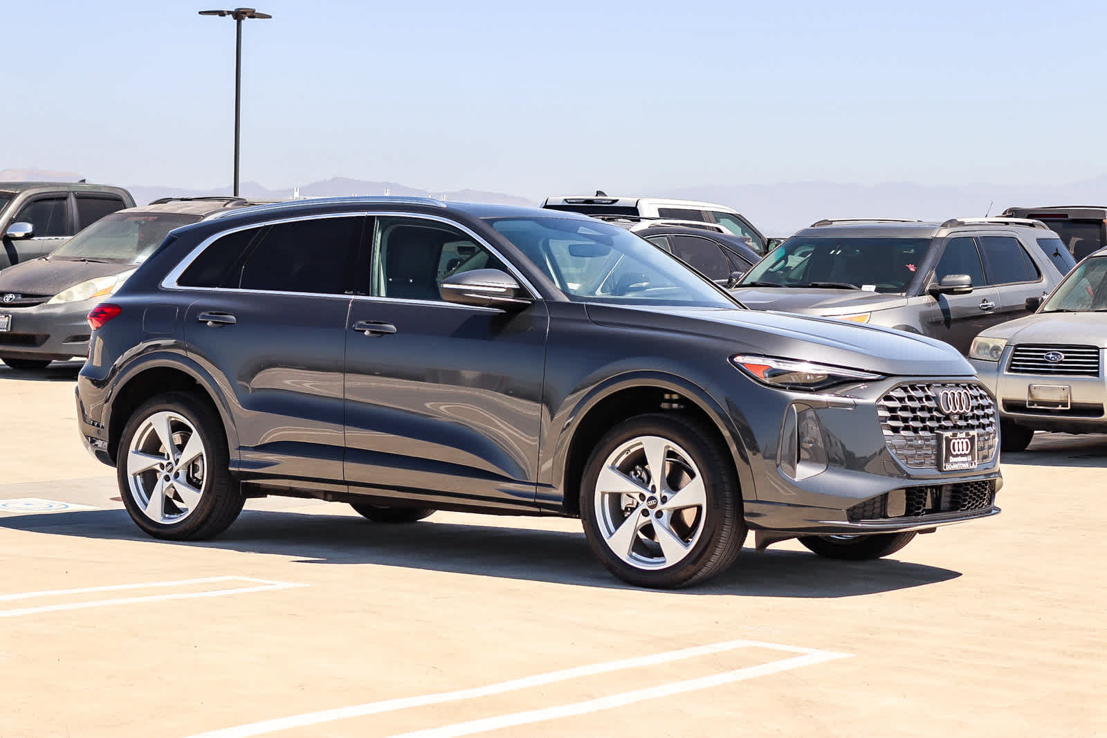 Used 2025 Audi Q5 Premium w/ Premium Plus AWD/4WD image 3