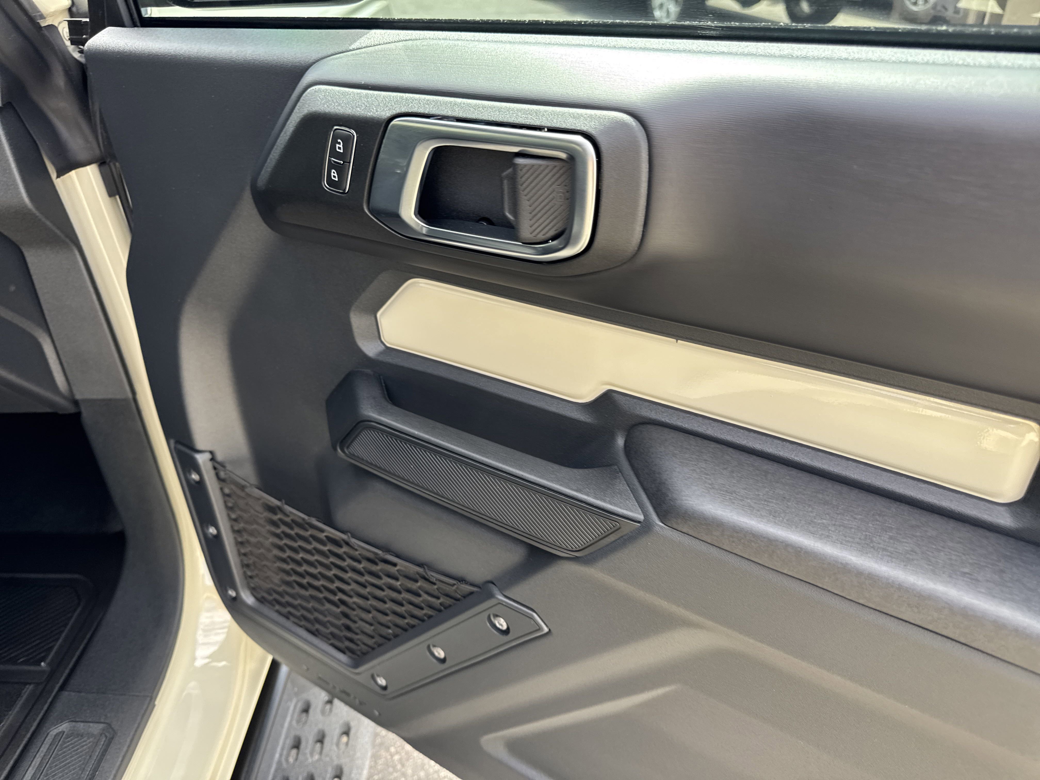 New 2025 Ford Bronco Badlands image 14