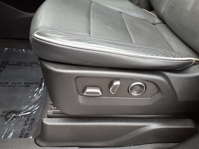 Used 2023 Cadillac Escalade Premium Luxury AWD/4WD image 13