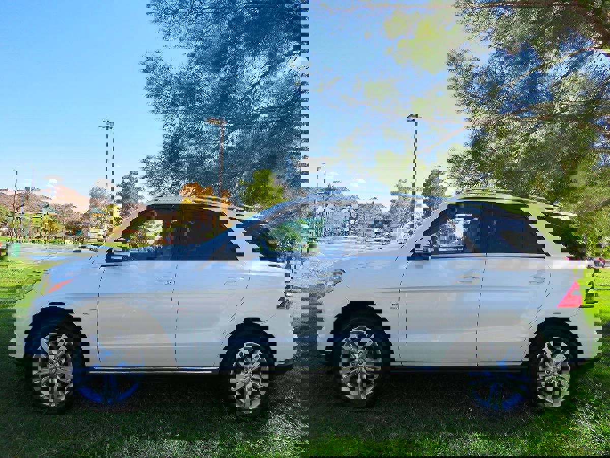 Used 2012 Mercedes-Benz ML 350 4MATIC image 3