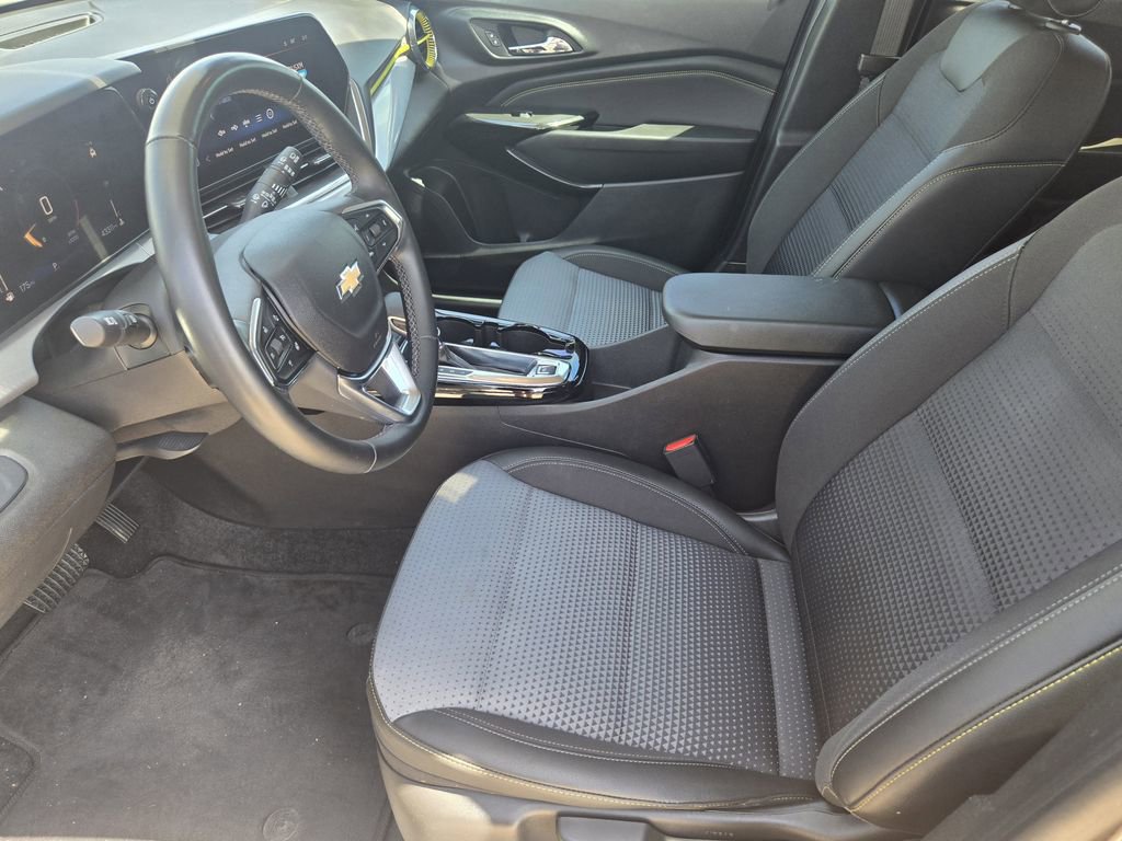 Used 2024 Chevrolet Trax LT w/ Driver Confidence Package FWD image 11