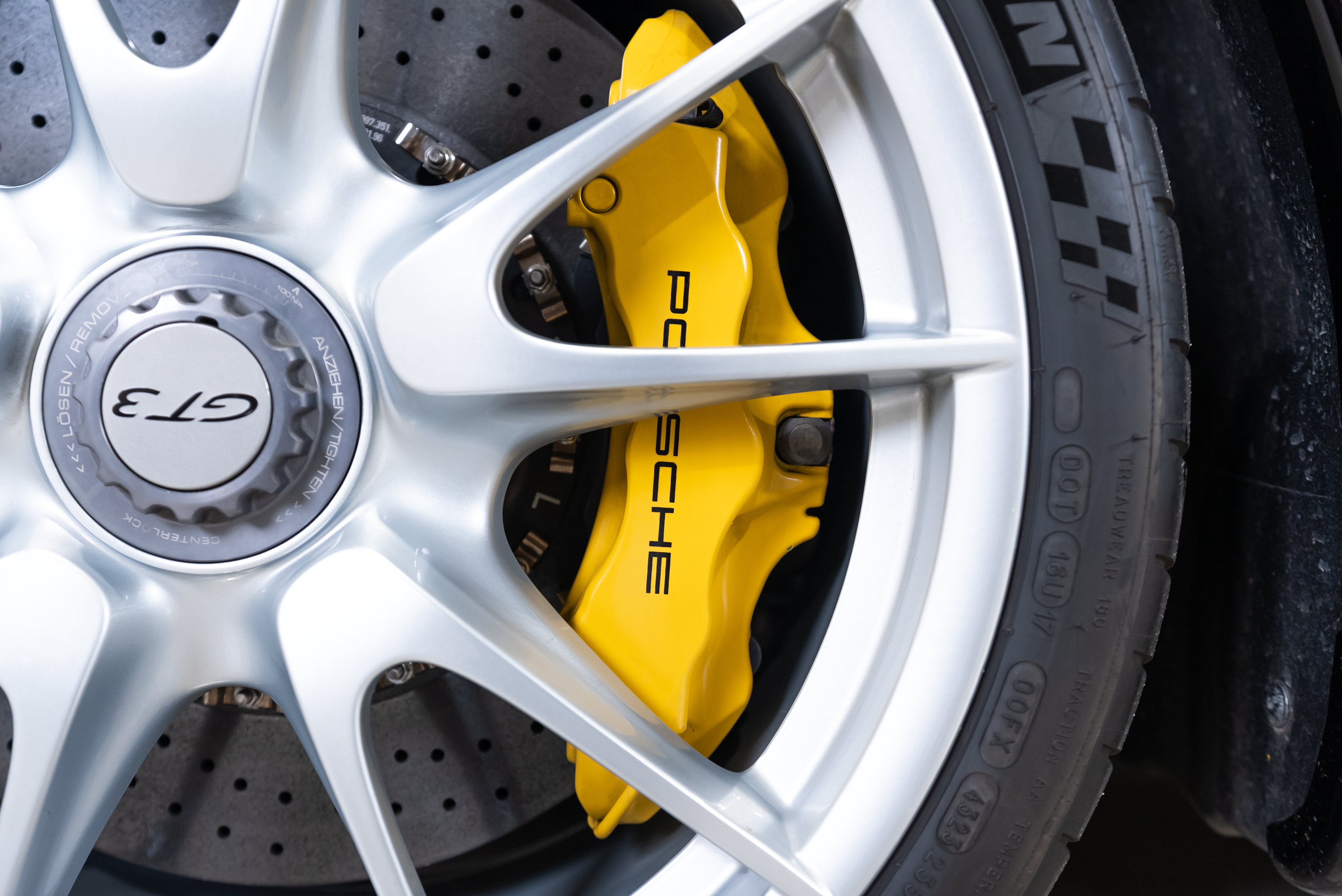 Used 2010 Porsche 911 GT3 RWD image 39