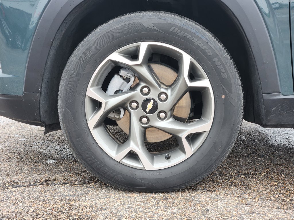 Used 2025 Chevrolet Trax LT FWD image 10
