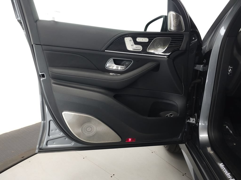 Certified 2025 Mercedes-Benz GLS 450 4MATIC image 5