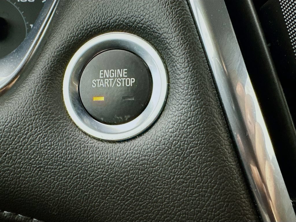 Used 2022 Chevrolet Traverse LT w/ LPO, Cargo Package FWD image 26