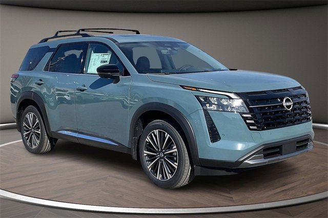 New 2026 Nissan Pathfinder Platinum image 2