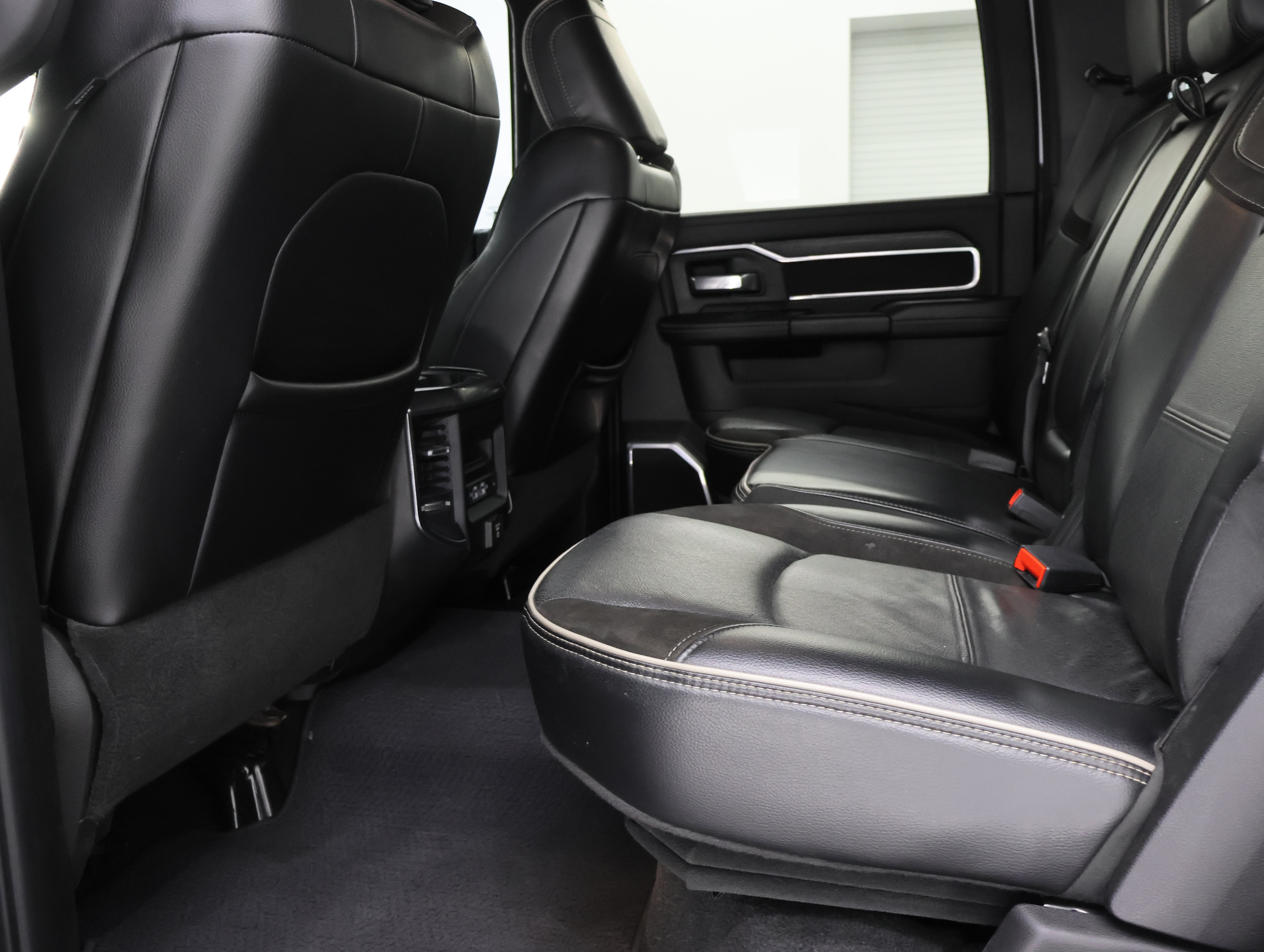 Used 2023 RAM 3500 Laramie AWD/4WD image 37