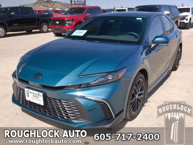 Used 2026 Toyota Camry SE FWD image 1