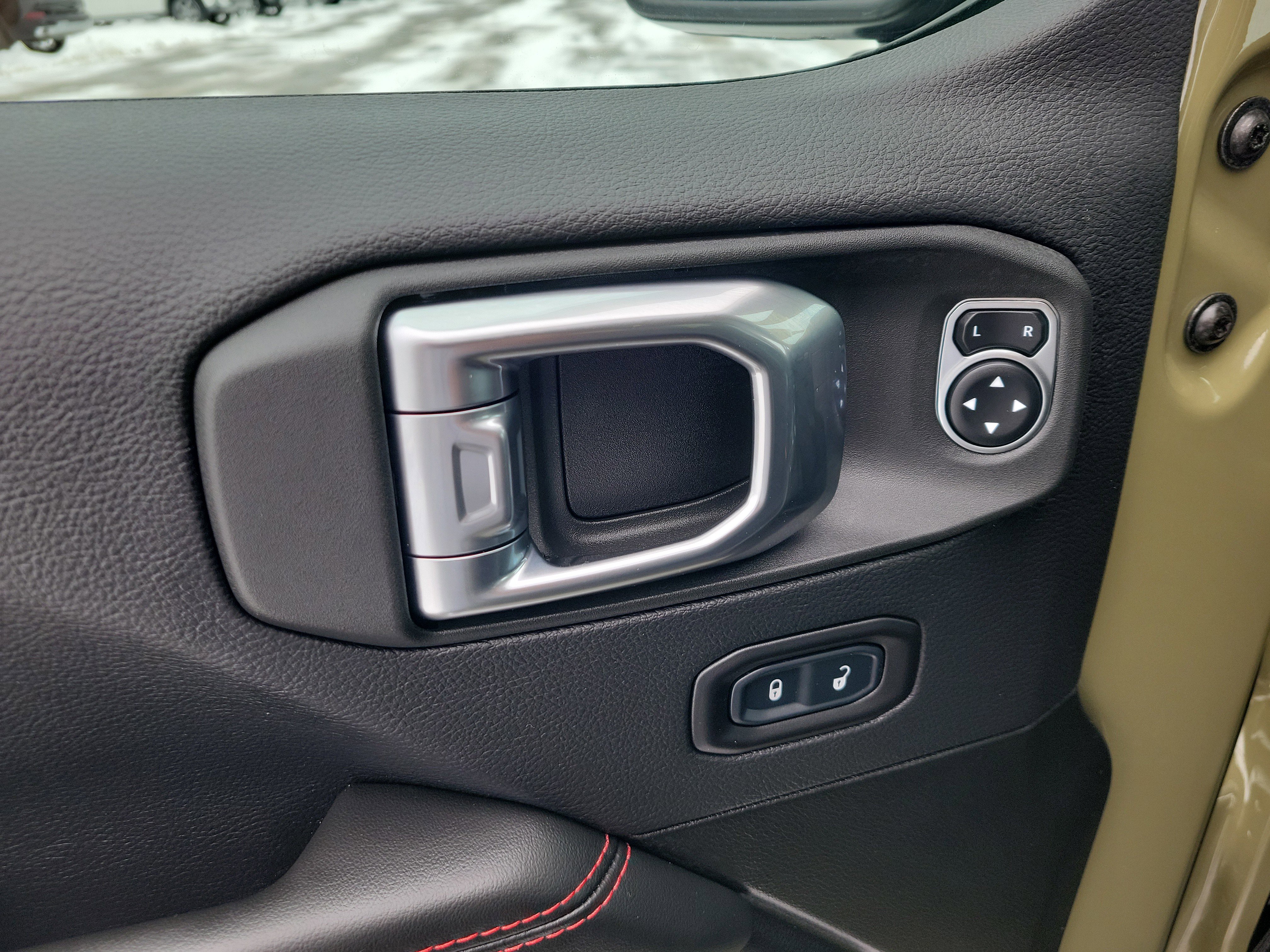 Used 2025 Jeep Wrangler Unlimited Rubicon w/ Convenience Group image 20