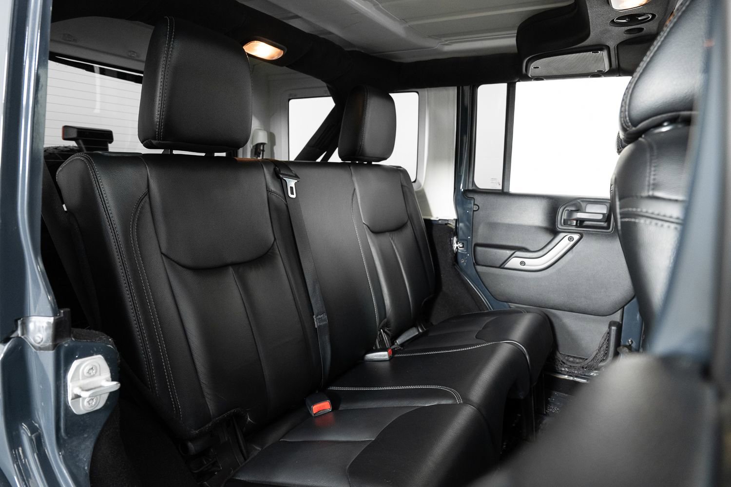 Used 2018 Jeep Wrangler Unlimited Sahara image 22