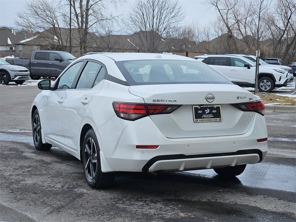 Used 2024 Nissan Sentra SV image 3