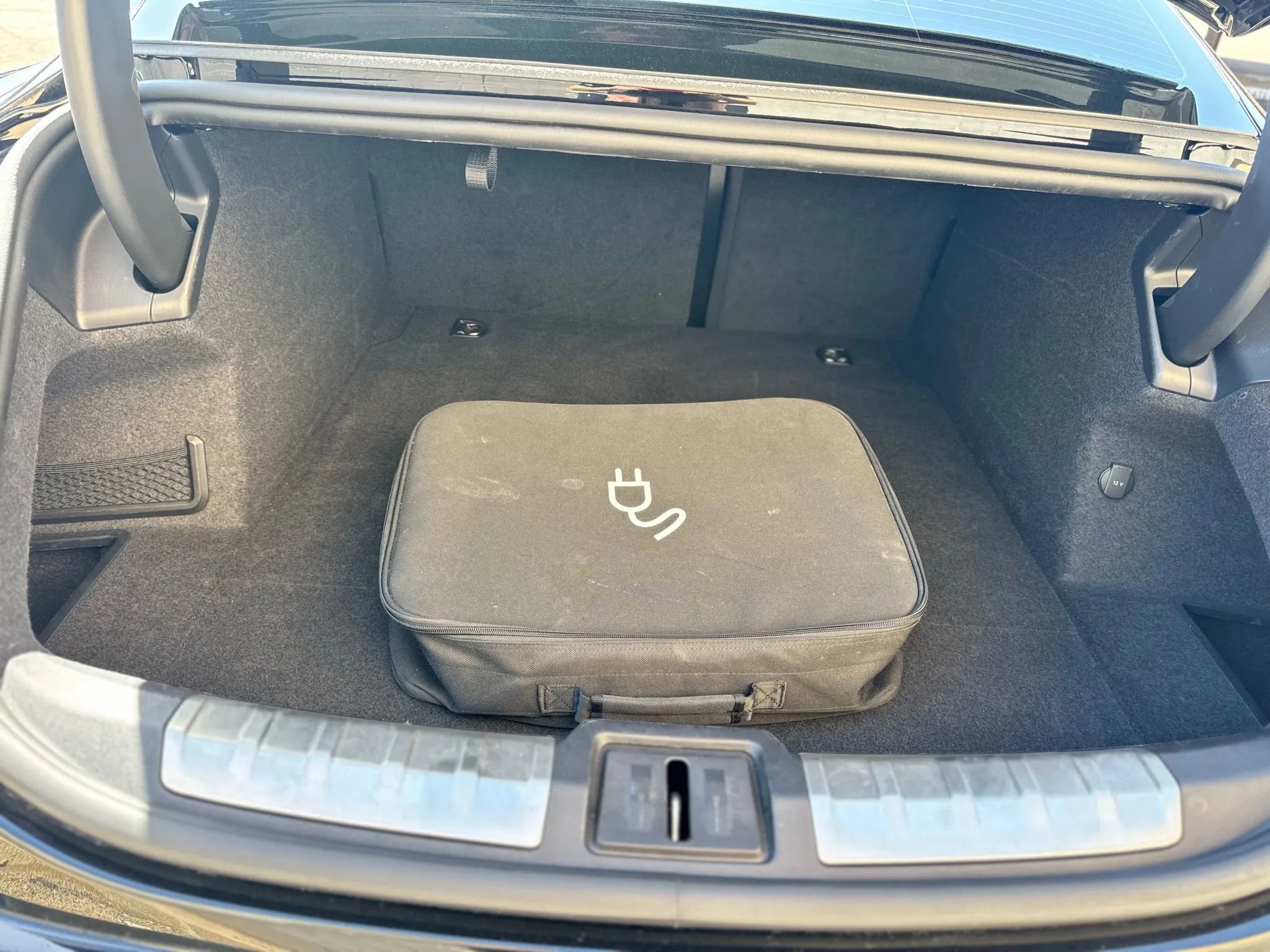 Used 2020 Porsche Taycan 4S w/ Premium Package image 10