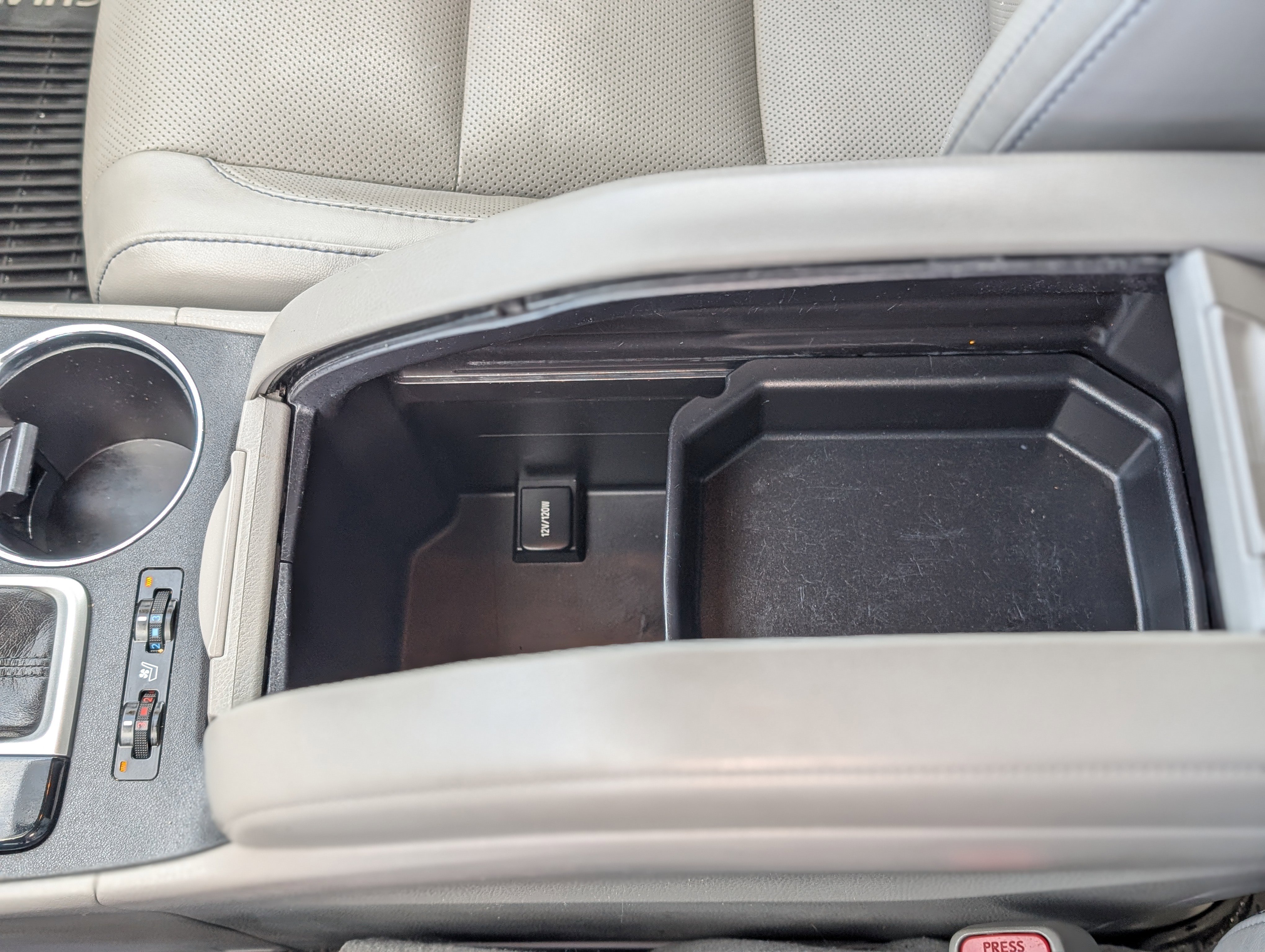 Used 2016 Toyota Highlander Limited image 24