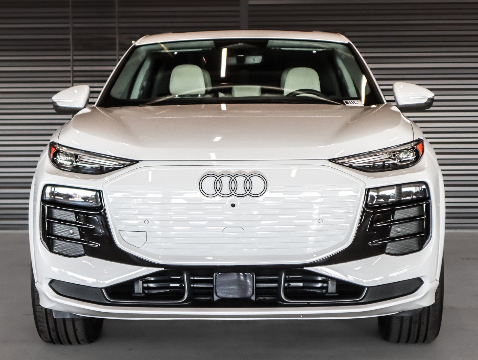 New 2025 Audi Q6 e-tron Premium AWD/4WD image 13