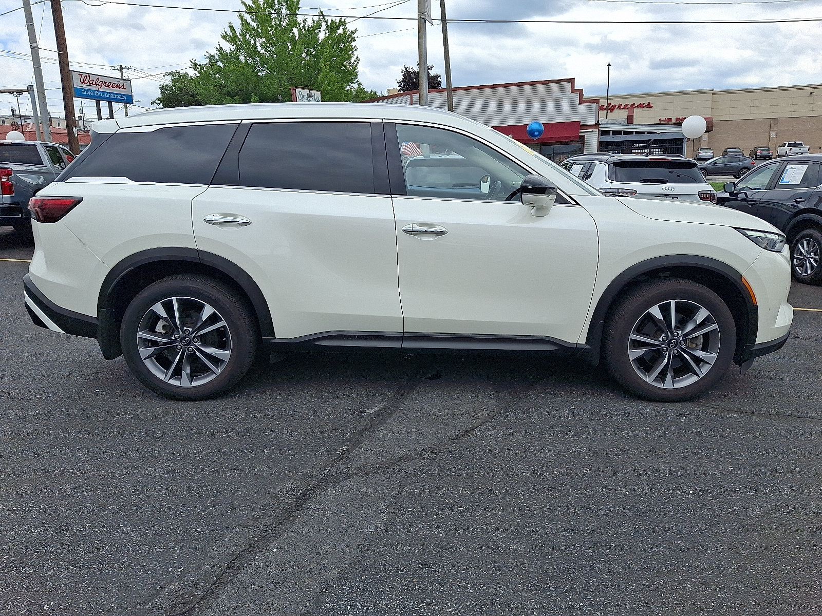 Used 2024 INFINITI QX60 Luxe w/ Vision Package AWD/4WD image 6
